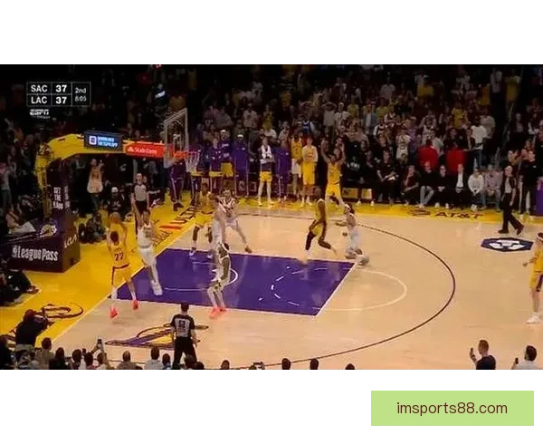 里夫斯因检查失误遭重伤或错失2.41亿顶薪错过常规赛